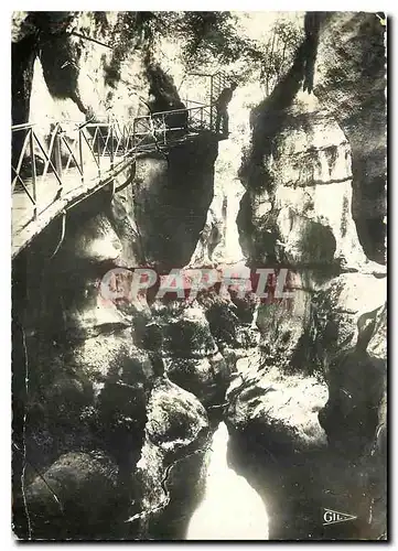 Cartes postales moderne Environs d'Annecy Les Gorges du Fier Galeries et torrent