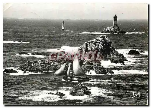 Cartes postales moderne Pointe du Raz Finistere Le phare de la Vieille Bateau