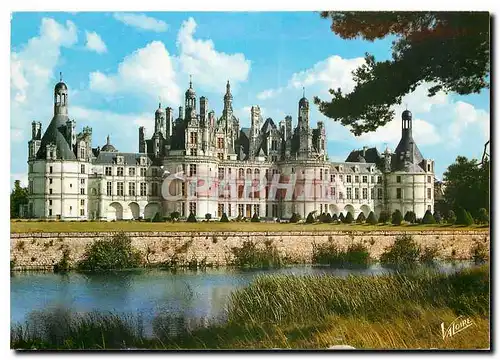 Cartes postales moderne Les Merveilles du Val de Loire Chambord Loir et Cher La facade principale du chateau et au premi