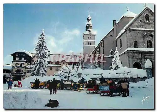 Cartes postales moderne Couleurs et Lumiere de France Les Alpes Megeve Haute Savoie La place de l'Eglise et les traineau