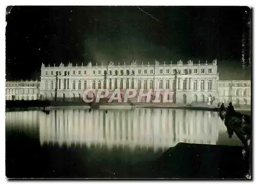 Cartes postales moderne Chateau de Versailles Le Chateau et le Parterre d'Eau Illumines