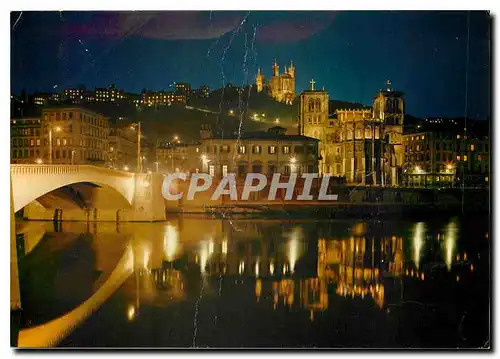 Moderne Karte Lyon La nuit La Primatiale Saint Jean la calline de Fourviere et le pont Bonaparte