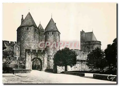 Cartes postales moderne Carcassonne La Cite La Porte Narbonnaise et le Pont Levis