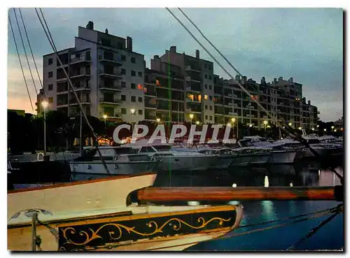 Cartes postales moderne La Cote d'Azur Varoise Hyeres les Palmiers Port Saint Pierre la nuit