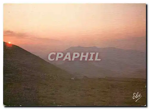 Cartes postales moderne Nos Belles Pyrenees Coucher de soleil en montagne La carte postale