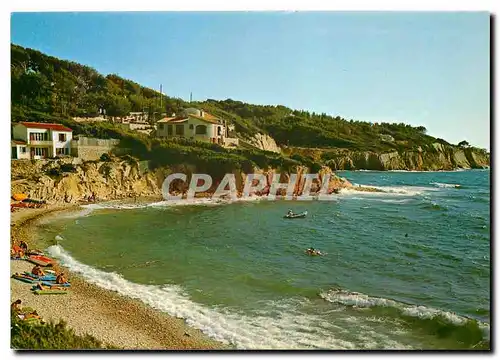 Cartes postales moderne Sanary sur Mer Plage de Beaucours Au fond les Calanques de la Gride