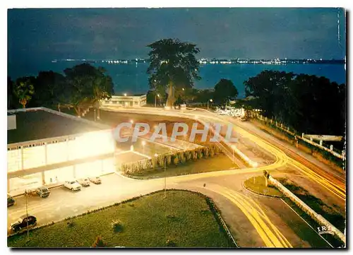 Moderne Karte Congo Brazzaville l'embarcadere et l'Hotel Cosmos Vue de nuit