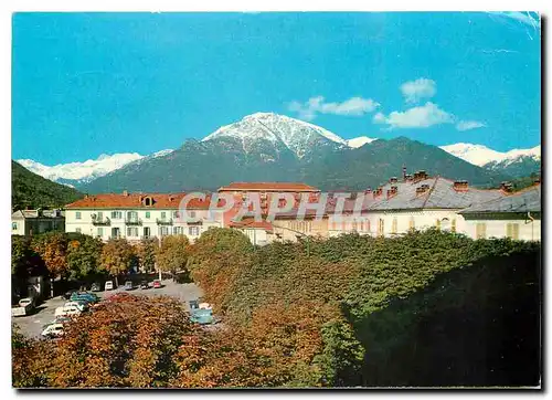 Cartes postales moderne Luserna S Giovanni Piazza Partigiani e Monte Vandalino