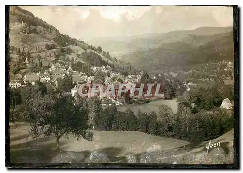 Cartes postales moderne Environs de Vic sur Cere Cantal Villlage de Thiezac au loin plomb du Cantal
