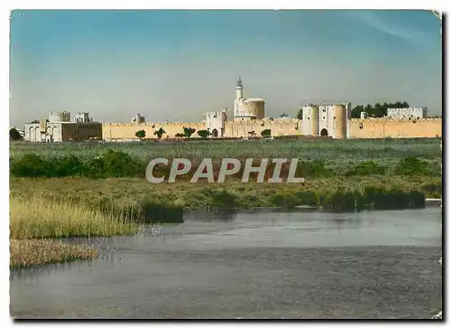 Cartes postales moderne Aigues Mortes Vue sur les remparts et la Tour de Constance