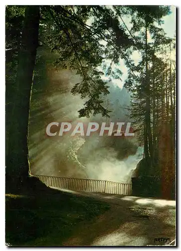 Cartes postales moderne Hautes Pyrenees La cascade du Cerisey Pont d'Espagne