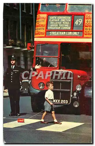 Cartes postales moderne Policeman on Point Duty London