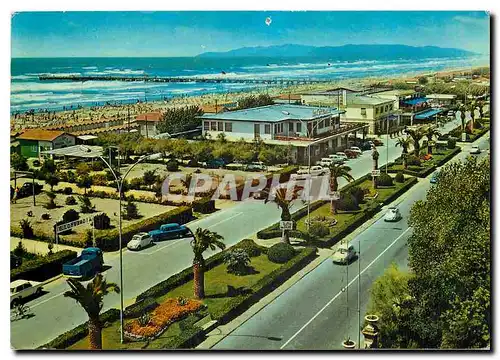 Cartes postales moderne Forte dei Marmi Promenade le long de la mer