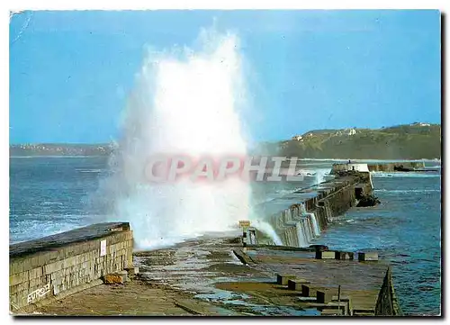 Cartes postales moderne Socoa Effet de Vague sur la Digue