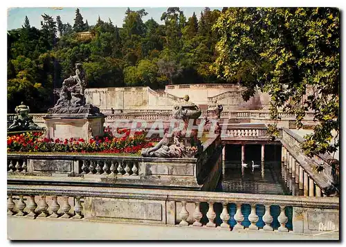 Cartes postales moderne Nimes Gard Le jardin de la Fontaine Les Bains romains