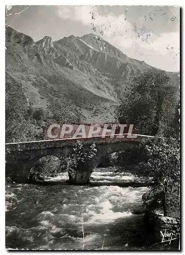 Cartes postales moderne Arrens HP Vieux Pont sur le Gave d'Azun et le Pic du Midi