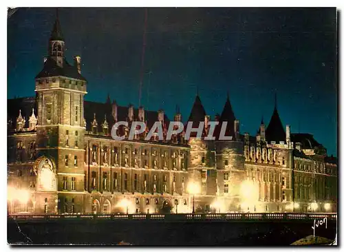 Cartes postales moderne Paris en flanant La Tour de l'Horloge et la Conciergerie illuminees