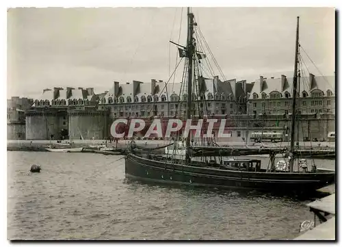 Cartes postales moderne St Malo Le Bassin aux Yachts Bateau