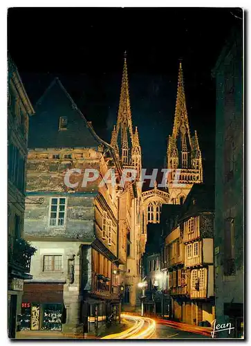 Cartes postales moderne Quimper Vue de nuit de la rue Kereon et des lleches de la cathedrale Saint Corentin