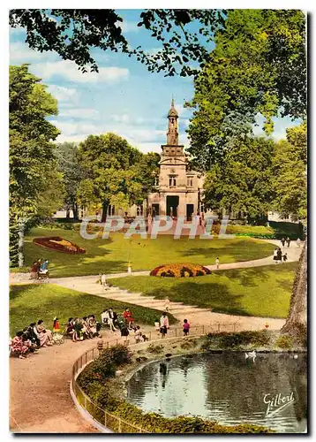 Cartes postales moderne Cognac Hotel de Ville et Jardins