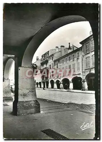 Cartes postales moderne Remiremont la grand Rue et ses Arcades