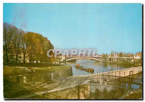 Cartes postales moderne Images de France Joinville le Pont La Marne et l'entree du Canal Bateau Peniche