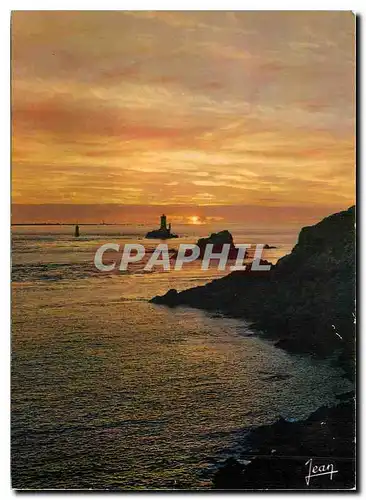 Moderne Karte La Bretagne Coucher de Soleil sur la Pointe du Raz au Fond l'Ile de Sein