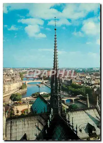 Cartes postales moderne Paris et ses Merveilles Fleche de Notre Dame et panorama de la seine en amont