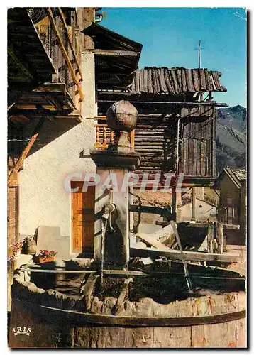 Cartes postales moderne St Veran Le plus haut village d'Europe vieille fontaine