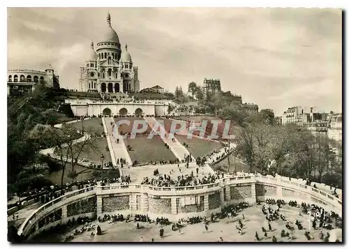 Cartes postales moderne Paris en Flanat Le Sacre Couer de Montmartre et l'escalier monumental