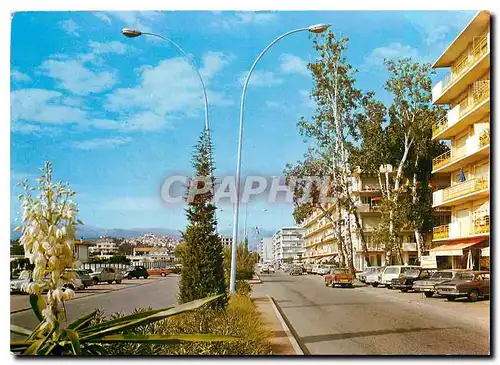 Cartes postales moderne Cote d'Azur Le cros de Cagnes Le Boulevard Kennedy dans le fond le vieux Cagnes