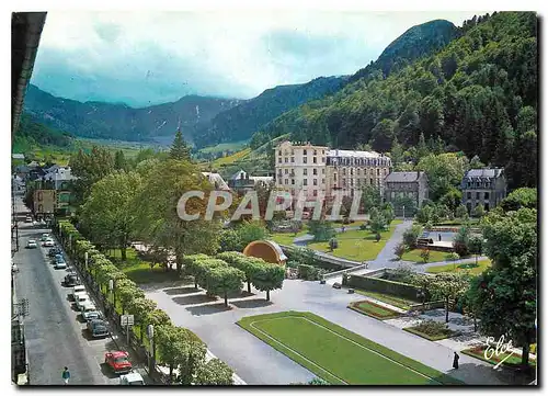 Moderne Karte  Le Mont Dore (P de D) Le parc et l'hotel des Sapins au fond la chaine du Saney et le Capucin