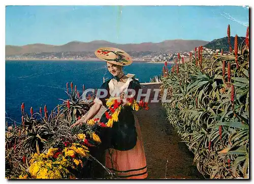 Cartes postales moderne Nice Capitale mondiale du tourisme Jeune Nicoise en costume traditionnel