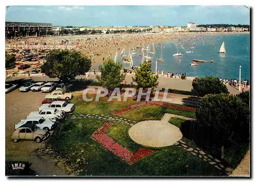 Cartes postales moderne Royan Cote de beaute la plage et le Front de Mer vus des jardinsdu casino