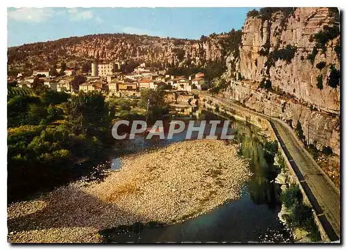 Cartes postales moderne les Gorges de l'ardeche a vogue les Falaises et le village