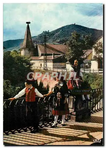 Cartes postales moderne L'Alsace Pittoresque Ribeauville (Haut Rhin) vue sur les 3 chateaux Folklore