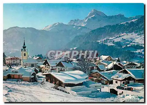 Cartes postales moderne Notre Dame de Bellecombe (Savoie) alt 1134 m Au coeur de la station au fond le mont charvin (alt
