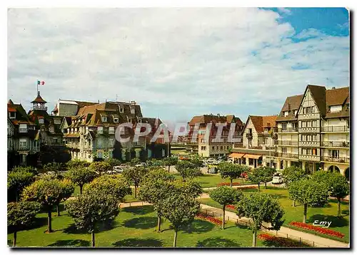 Cartes postales moderne Deauville (Calvados) La Place Francois Andre L'Hotel Normandie et les nouveaux immeubles