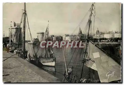 Moderne Karte La Rochelle (Charente Maritilme) Le Port de gauche a droite les tours Sainte Nicolas de la Chain