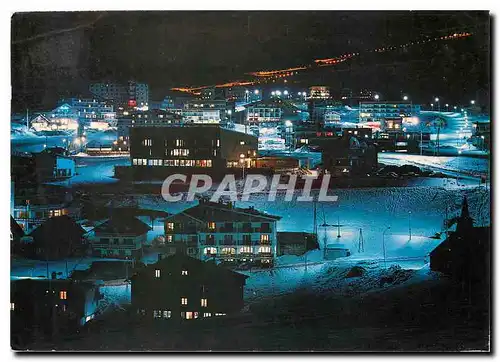 Cartes postales moderne Alpe d'Huez (Isere) Alt 1860 m vue generale de nuit Piste de Bob