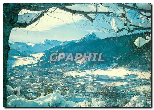 Cartes postales moderne Sports d'hiver en auvergne le Mont Dore (alt 1050m) vue generale et le Sancy (alt 1886 m)