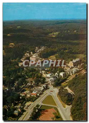 Cartes postales moderne  Station Thermale de Bagnoles de l'Orne (Orne) Vue generale vers le Casinio du Lac et la Foret d