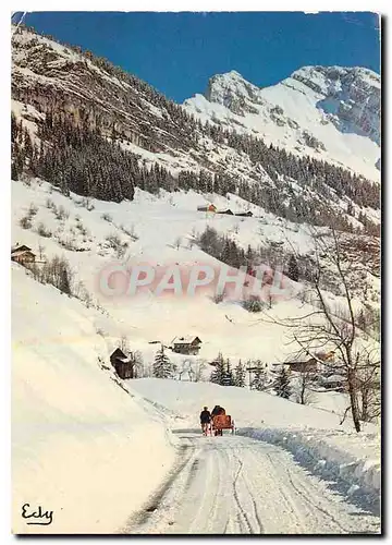 Cartes postales moderne Images de Chez nos en hiver sur la route de la neige