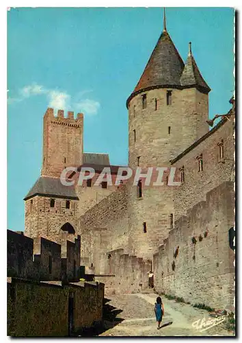 Cartes postales moderne La Cite de Carcassonne (Aude) Montee de la porte d'Aude le Chateau Comial et la Tour de l'Inquis