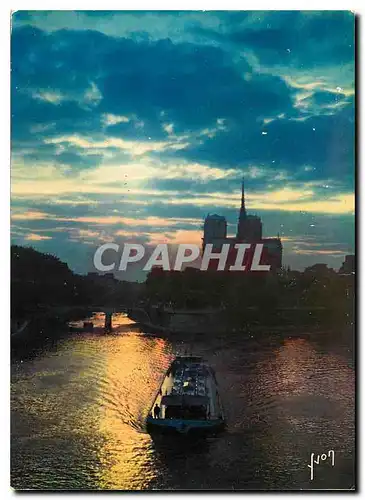 Cartes postales moderne Couleurs et Lumiere de France Paris coucher de soleil sur Notre Dame