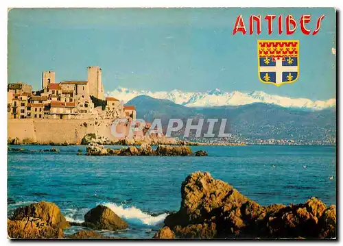 Moderne Karte  La Cote d'Azur inoubliable Antibes les Remparts et dans le fond les Alpes enneigees