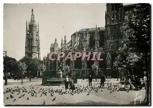 Cartes postales moderne Bordeaux (Gironde) Tour Pey Berland (XVes) et Cathedrale Saint Andre