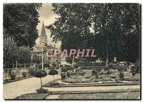 Cartes postales moderne Brive la Gaillarde le Clocher Saint Martin vu des Jardins de la Poste