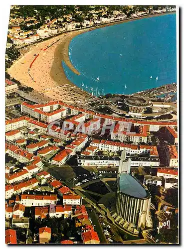 Cartes postales moderne Couleurs et Lumiere de France Royan (C Mmes) Vue generale au premier plan l'Eglise