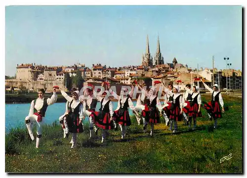 Cartes postales moderne Les Ballets Basques de Bayonne Orai Bat Quai Lessaps Folklore